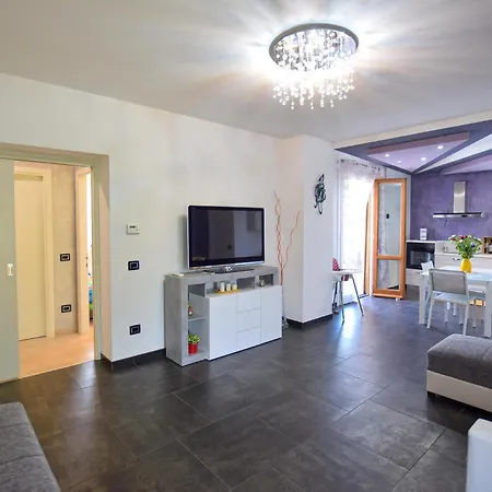 アパート 2 Bedroom In Santa Maria a Monte